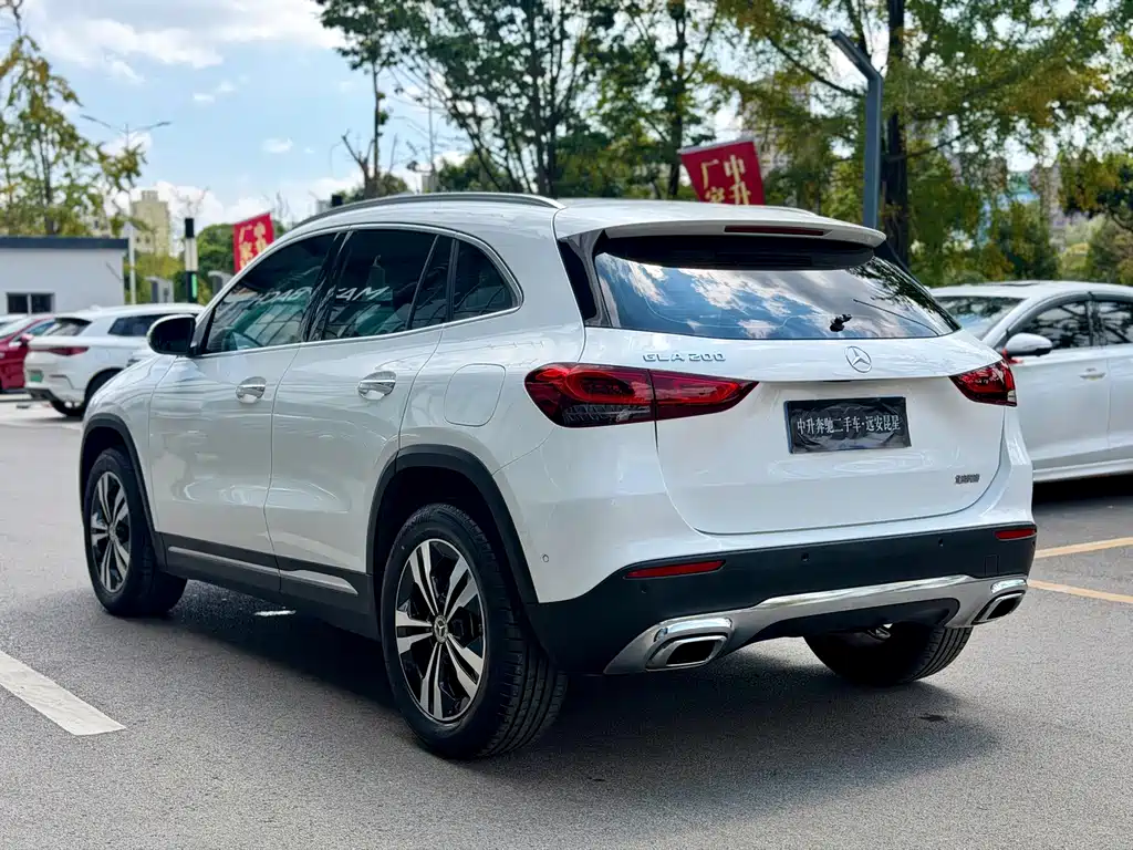 Mercedes-Benz GLA — миниатюра 8