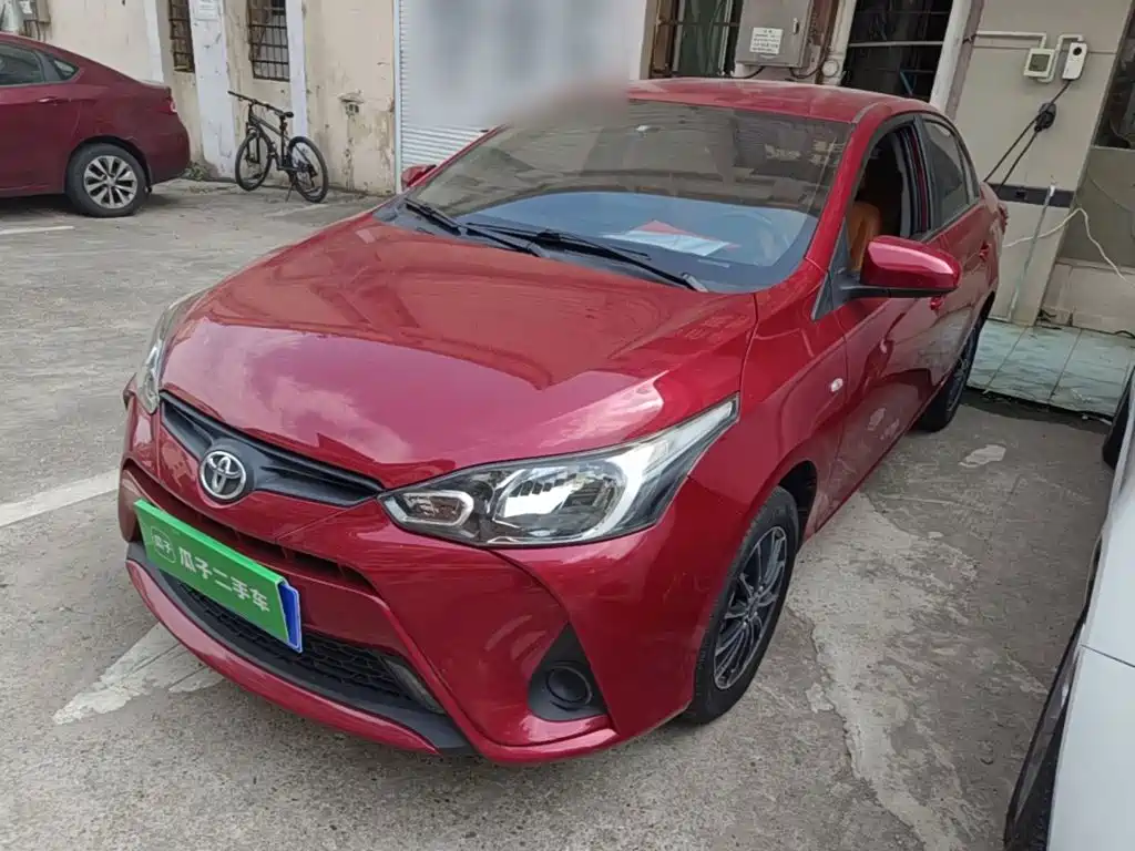 Toyota Yaris L — миниатюра 2