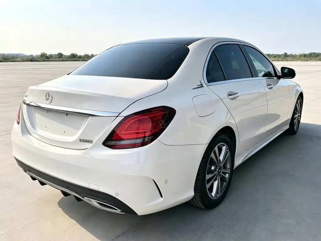 Mercedes-Benz C-Class — миниатюра 6
