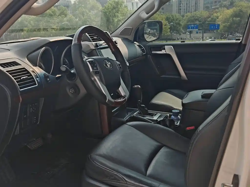 Toyota Prado — миниатюра 9