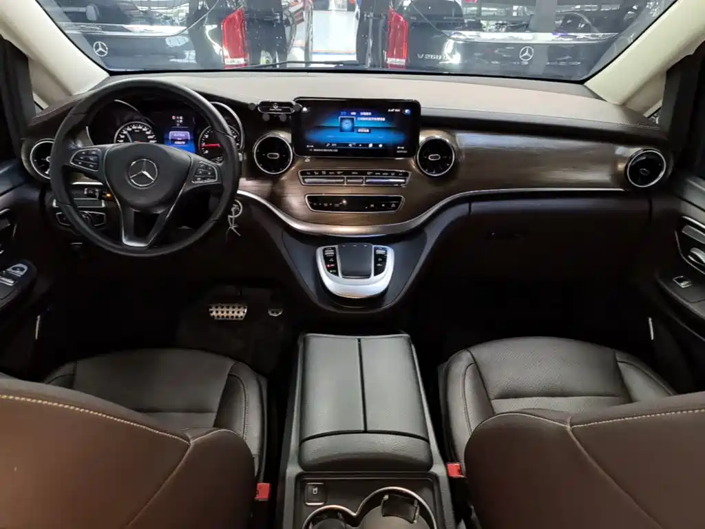 Mercedes-Benz V-Class — миниатюра 10