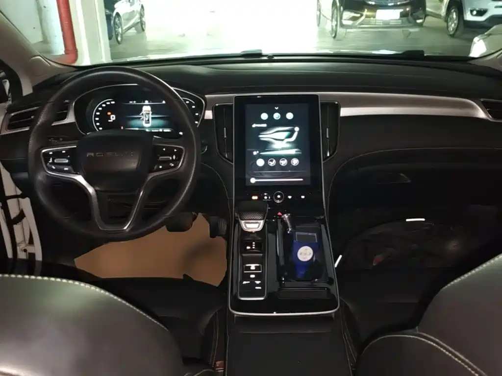 Roewe i6 MAX New Energy — миниатюра 10