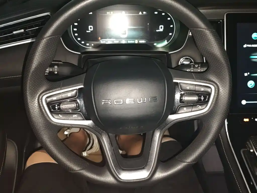 Roewe i6 MAX New Energy — миниатюра 11