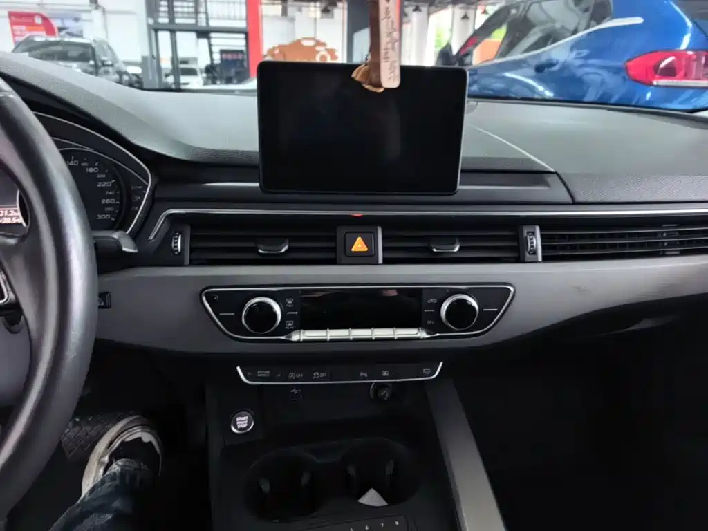 Audi A4L — миниатюра 13