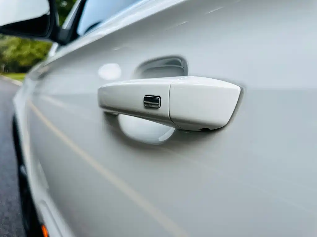 Roewe RX3 — миниатюра 6