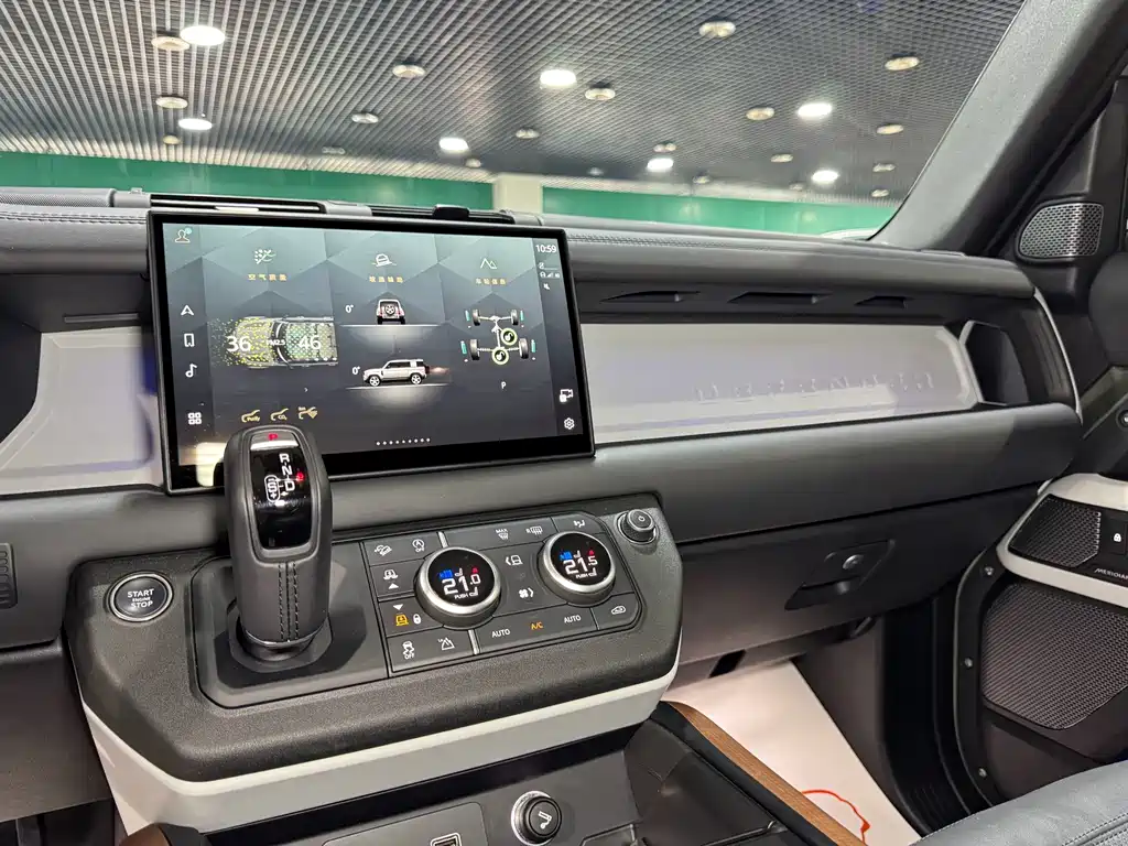 Land Rover Defender — миниатюра 7