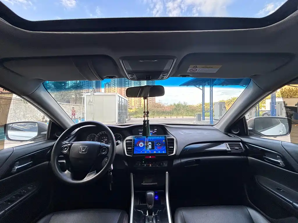 Honda Accord — миниатюра 6