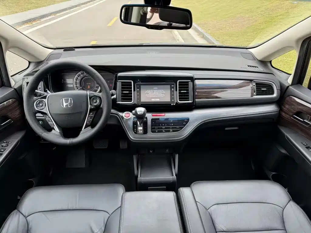 Honda Elysion — миниатюра 10