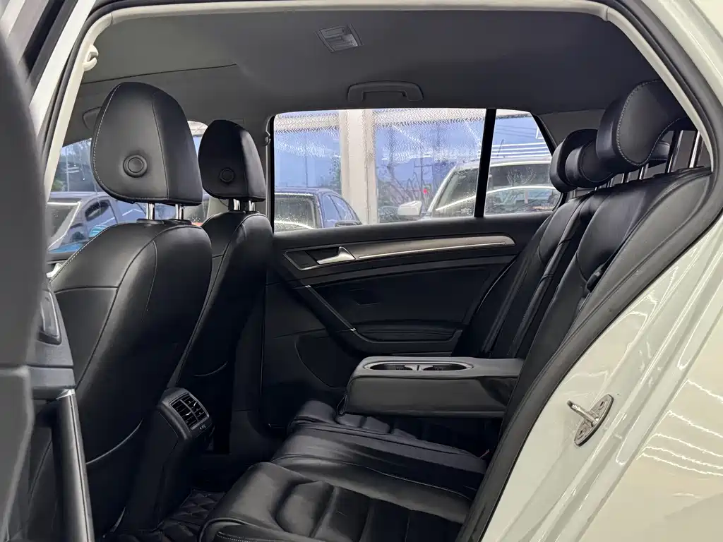 Volkswagen Golf — миниатюра 9