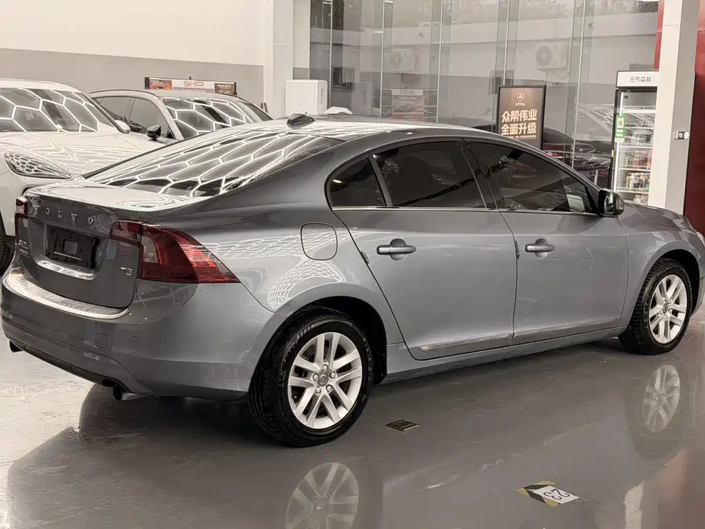 Volvo S60 — миниатюра 6