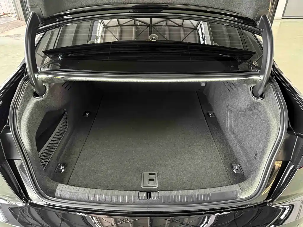 Audi A6L — миниатюра 13