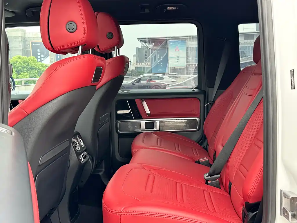 Mercedes-Benz G-Class — миниатюра 12