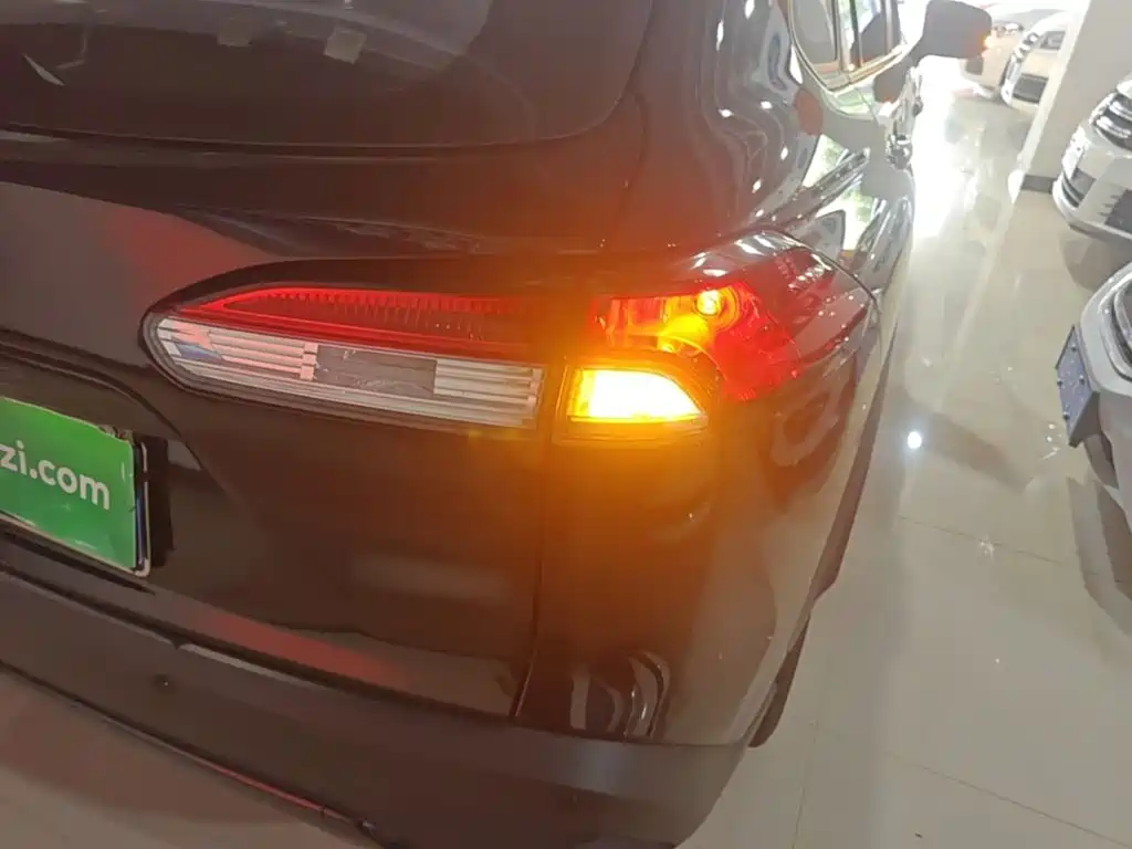 Toyota Corolla Cross — миниатюра 8