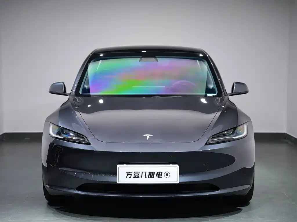Tesla Model 3 — миниатюра 18