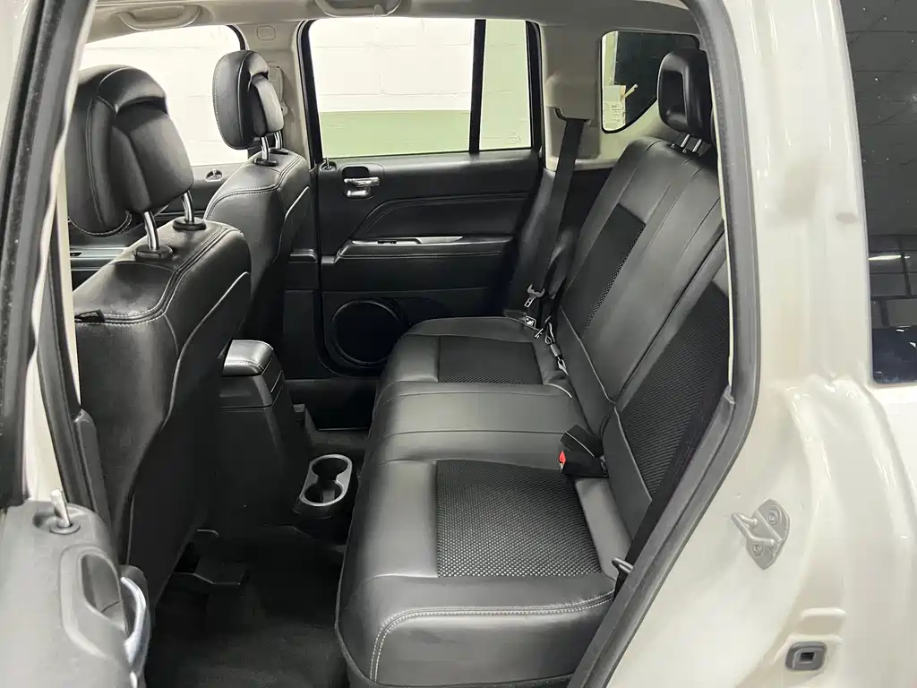 Jeep Compass (Import) — миниатюра 8