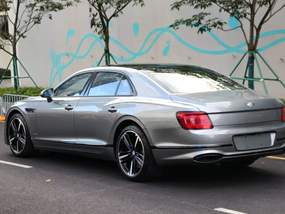 Bentley Flying Spur — миниатюра 24