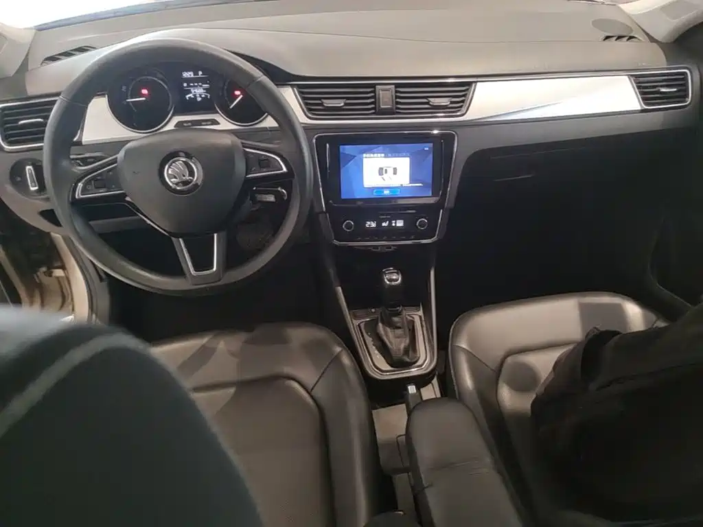 Skoda Rapid — миниатюра 14