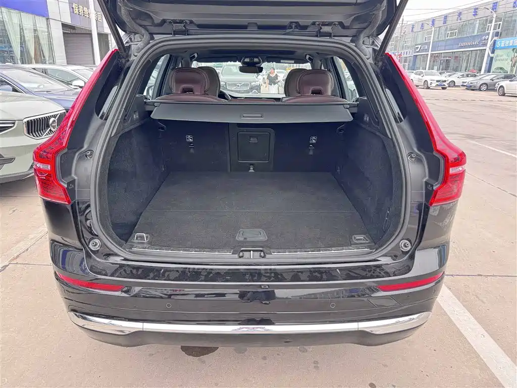 VOLVO XC60 PLUG IN HYBRID