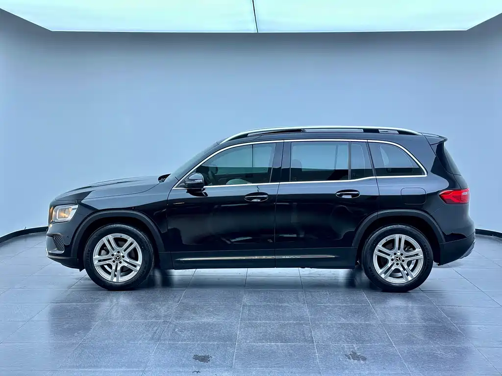 Mercedes-Benz GLB — миниатюра 14