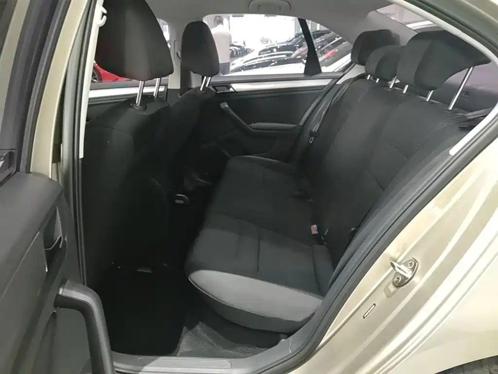 Volkswagen Bora — миниатюра 17