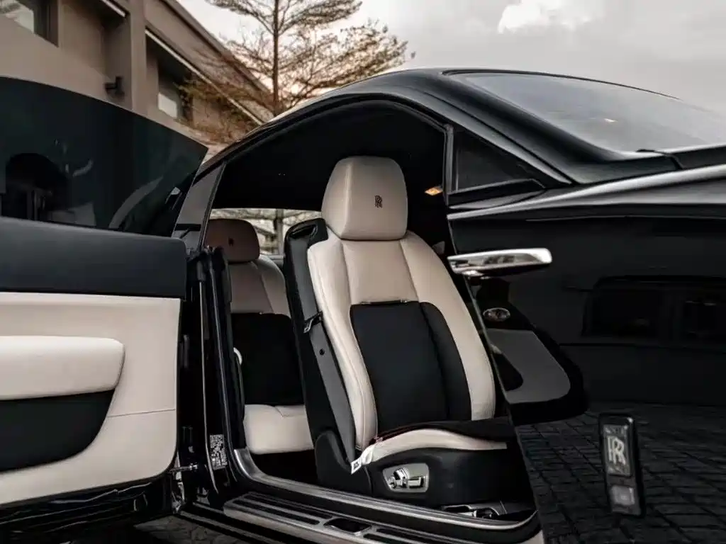Rolls-Royce Wraith — миниатюра 10