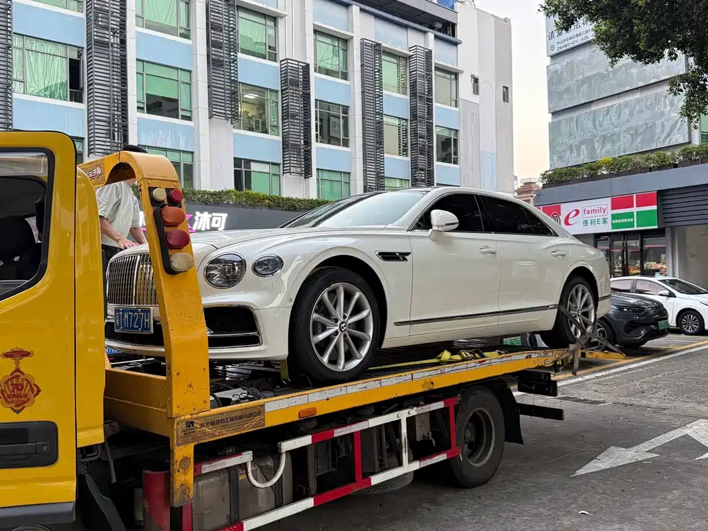 Bentley Flying Spur — миниатюра 5