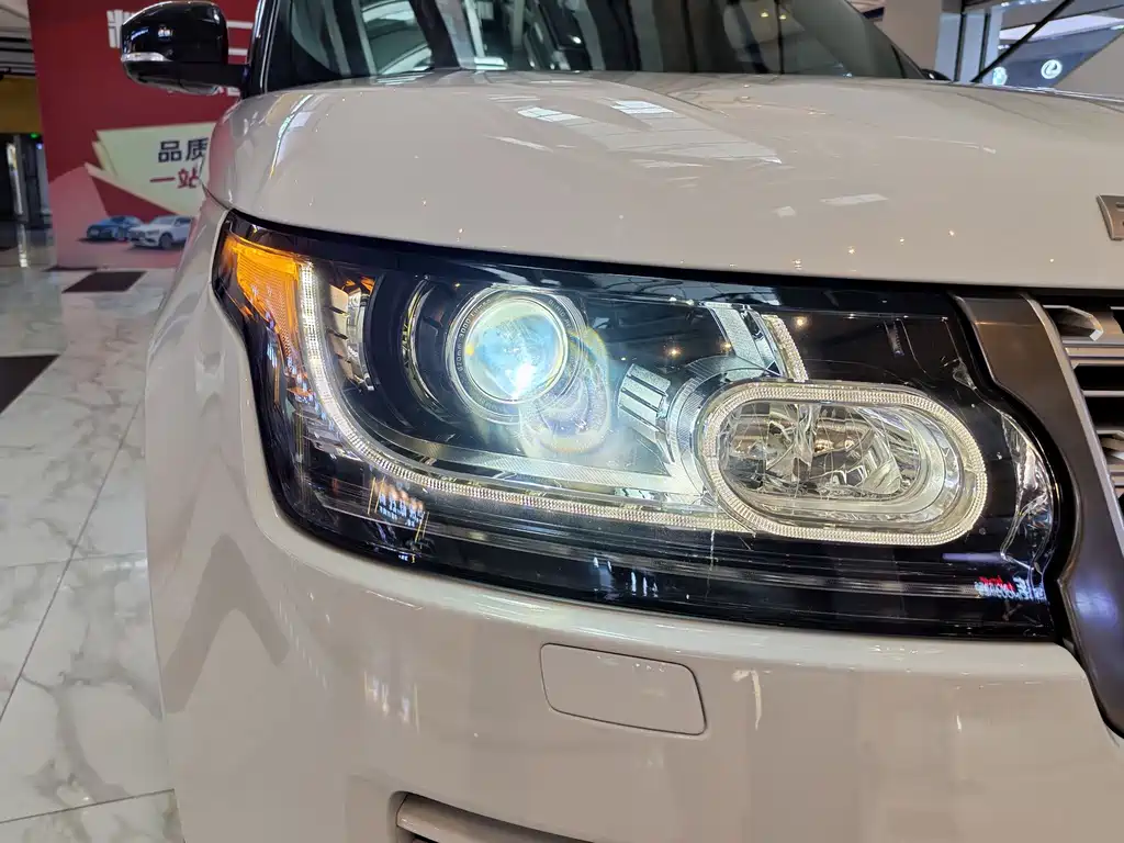 Land Rover Range Rover — миниатюра 16