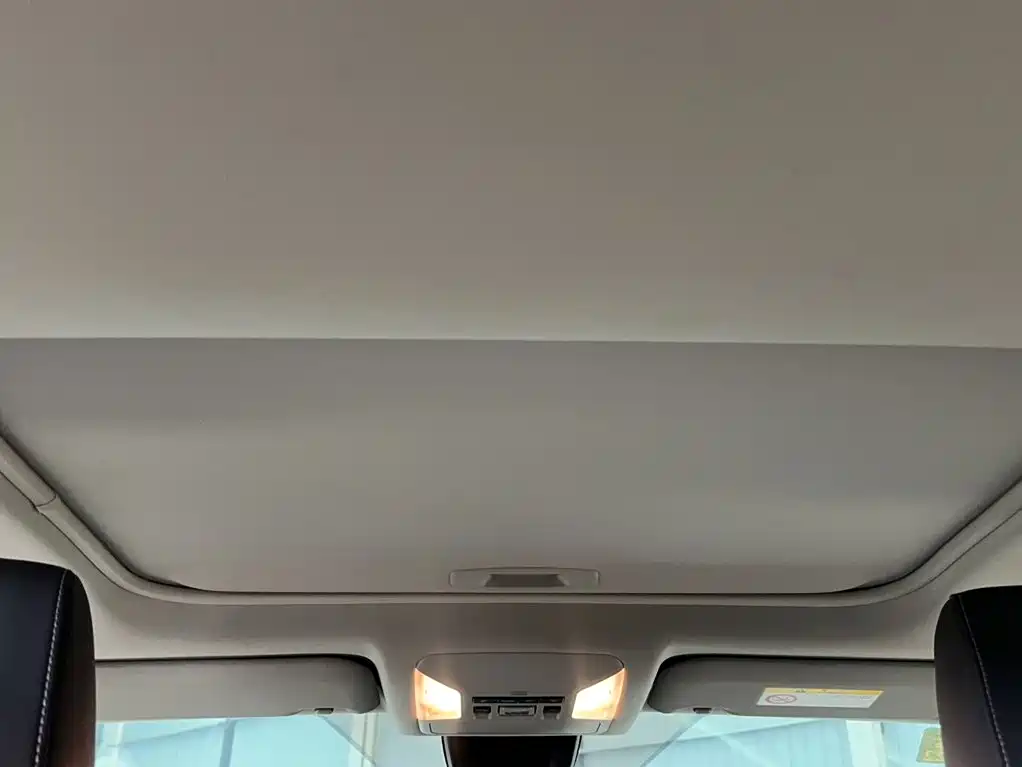 Toyota RAV4 — миниатюра 10