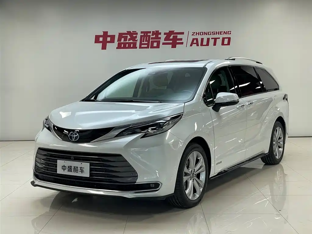 Toyota Sienna 2023 2.5L Luxury
