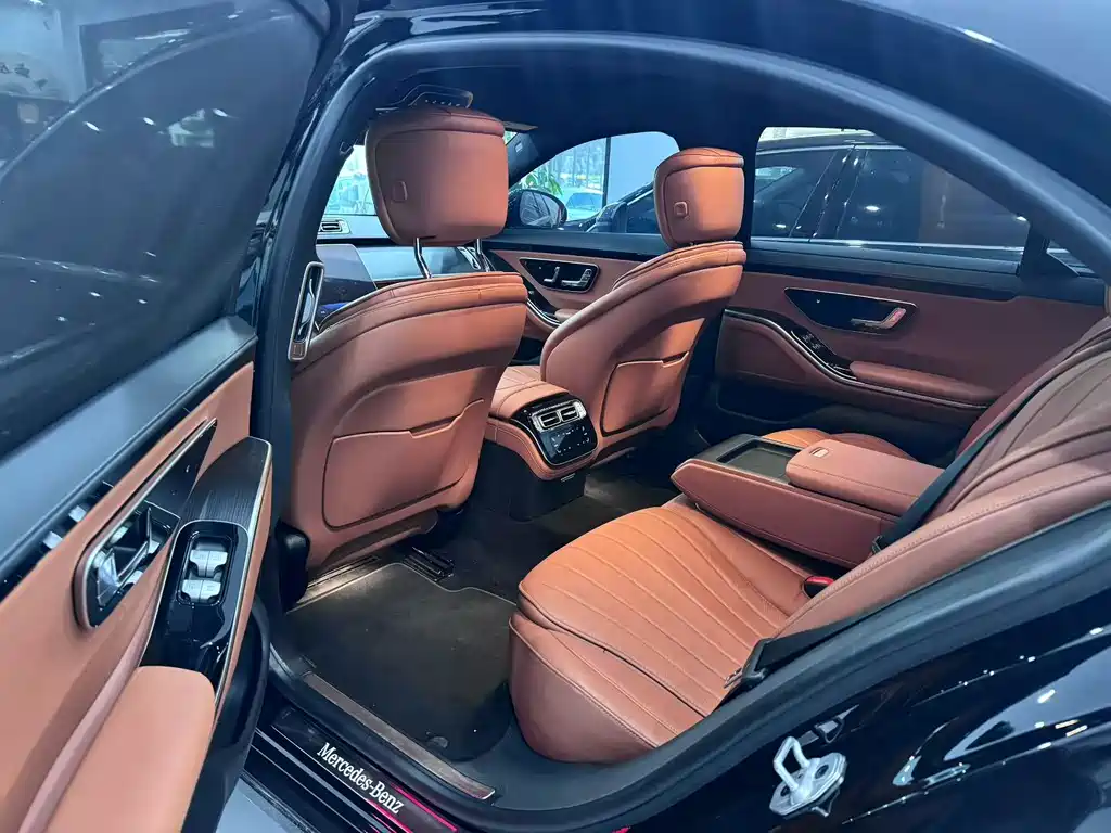 Mercedes-Benz S-Class — миниатюра 6