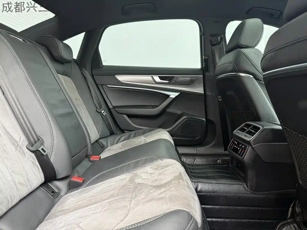 Audi A6L — миниатюра 13