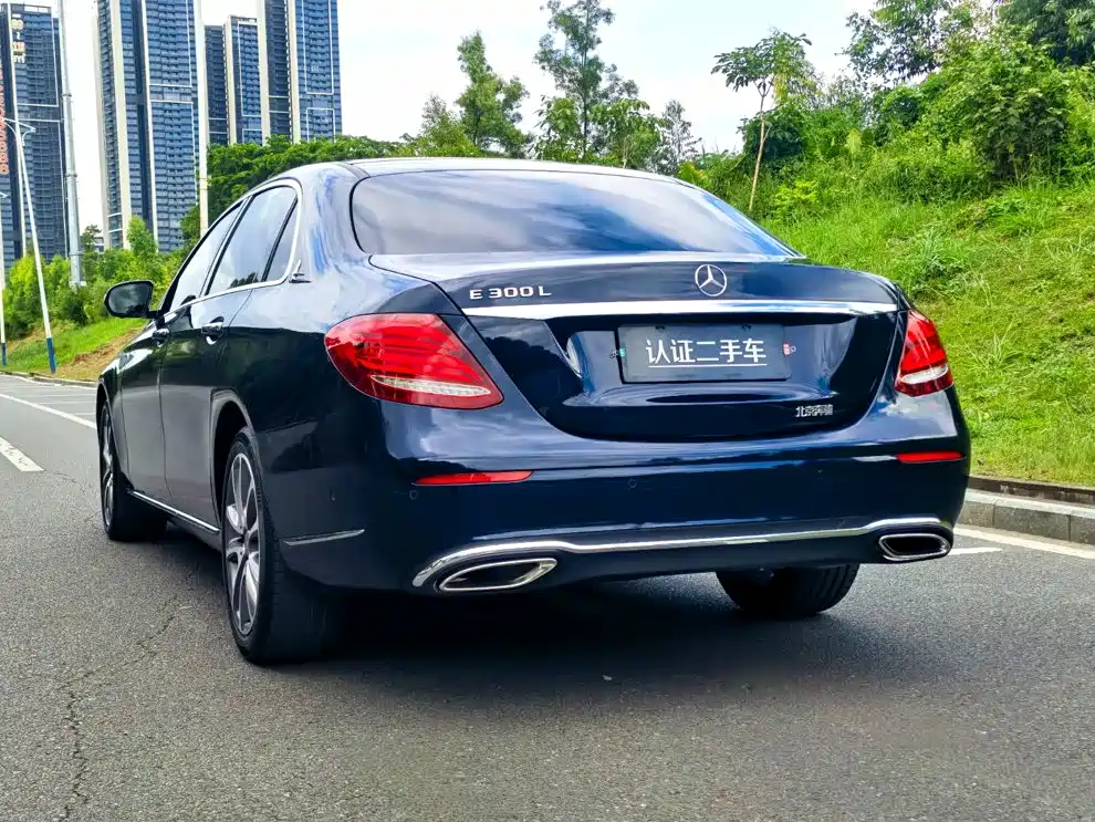Mercedes-Benz E-Class — миниатюра 5