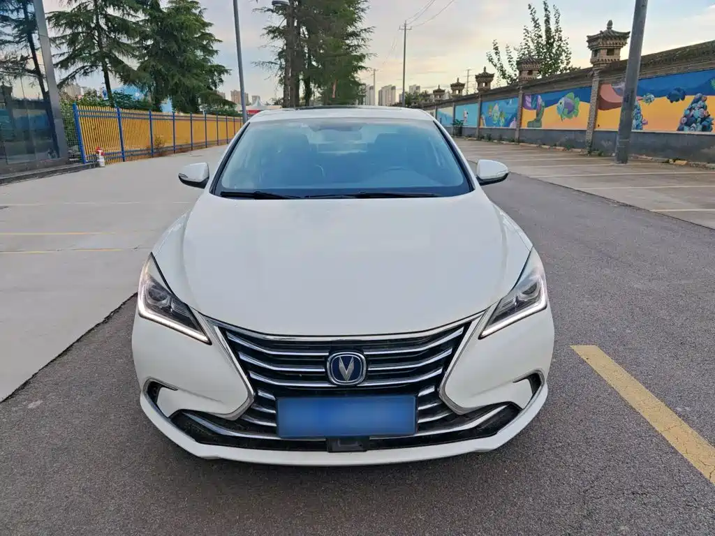 Changan Eado — миниатюра 4