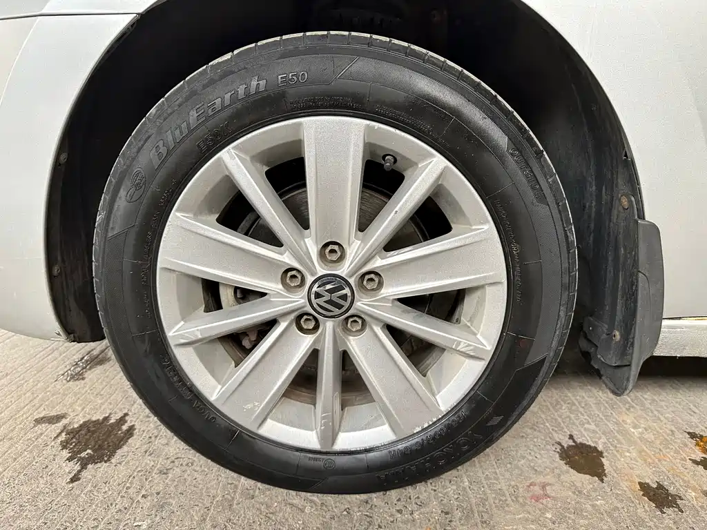 Volkswagen Jetta 2015 1.6L AT Luxury