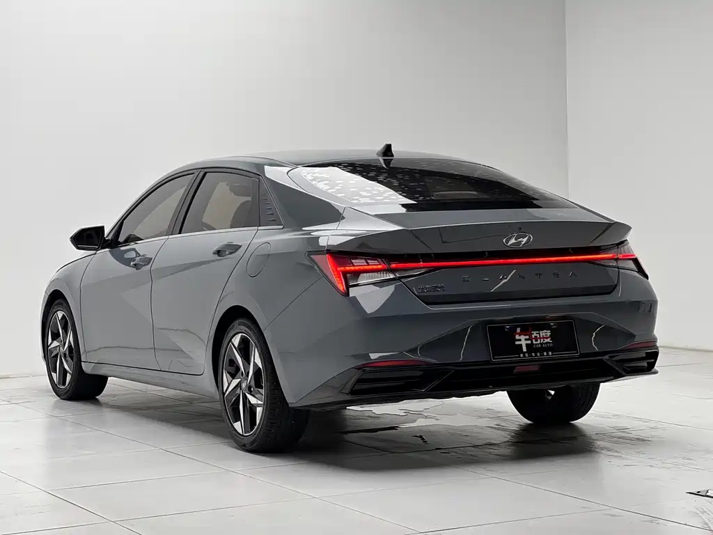 Hyundai Elantra — миниатюра 6
