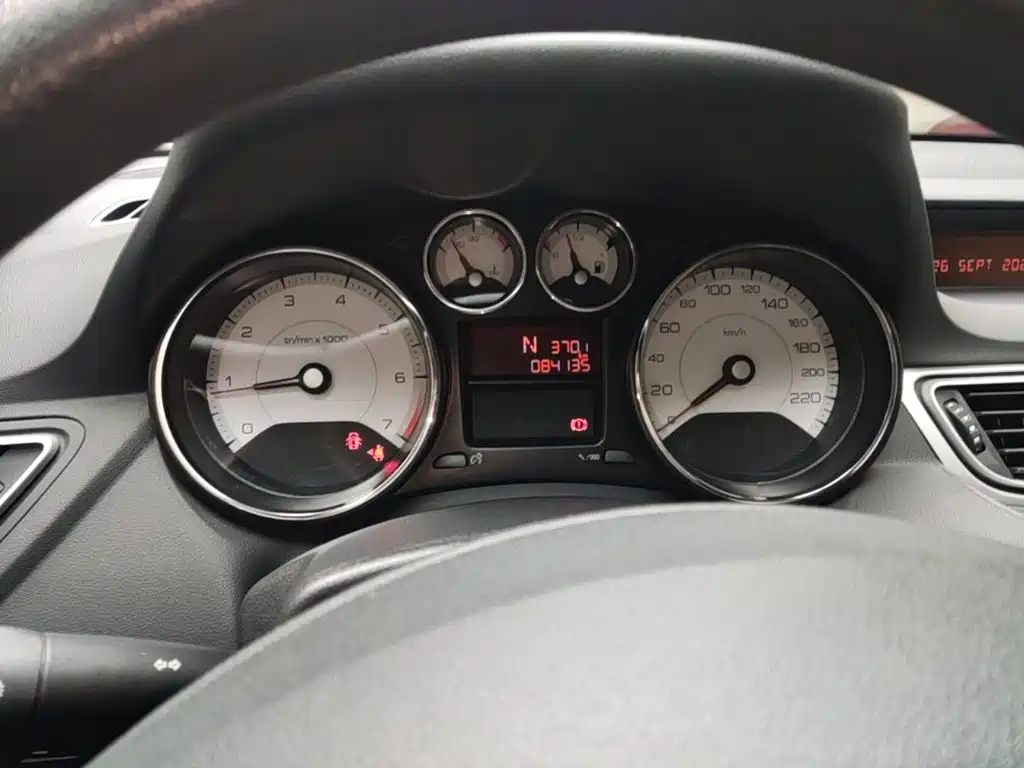 Peugeot 308 — миниатюра 12