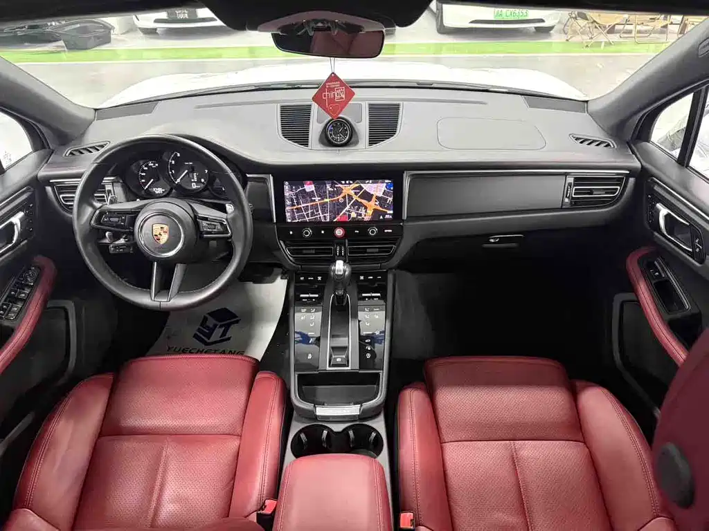 Porsche Macan — миниатюра 9