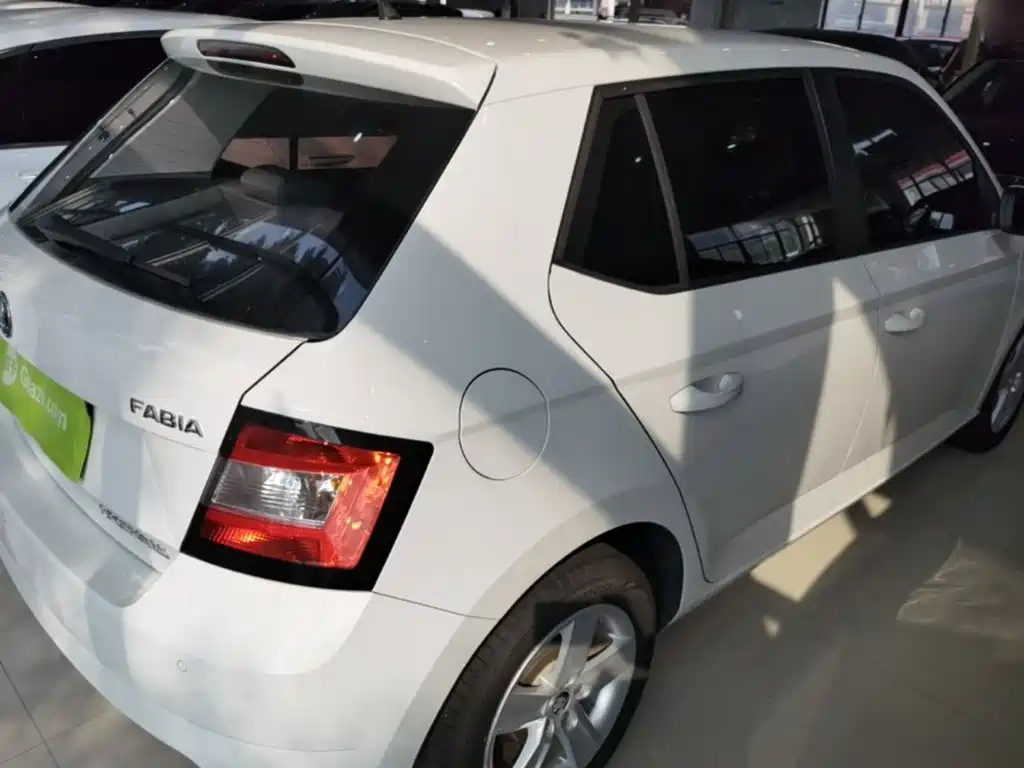 Skoda Fabia — миниатюра 7