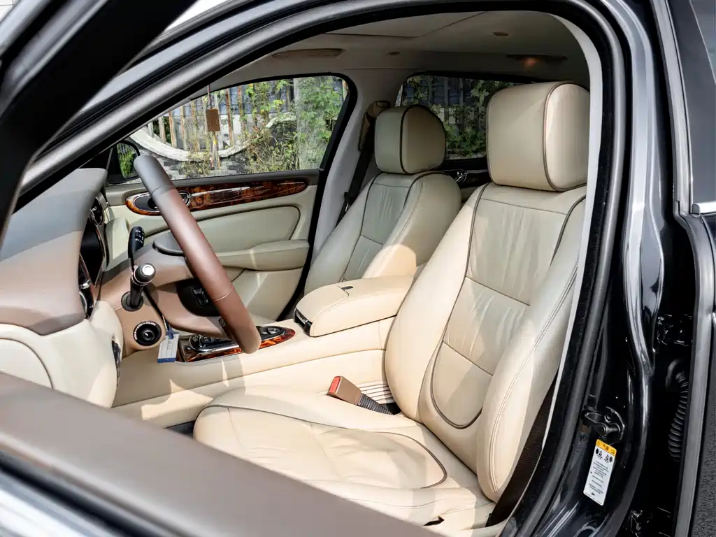 Jaguar XJ — миниатюра 9