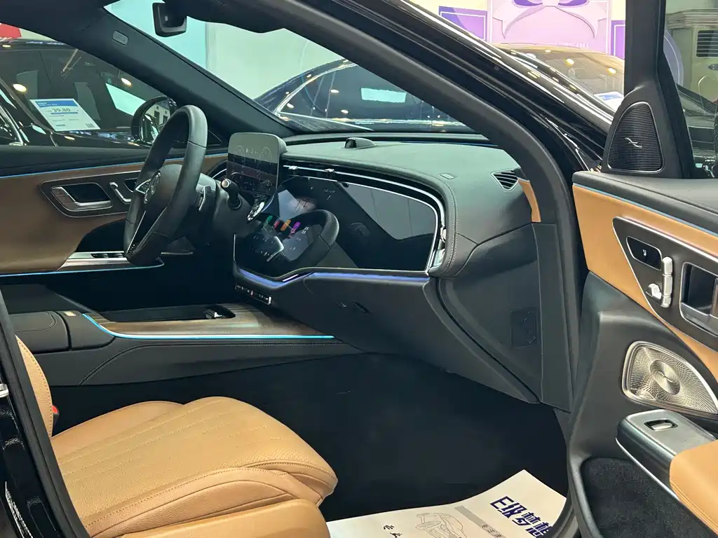 Mercedes-Benz E-Class — миниатюра 23