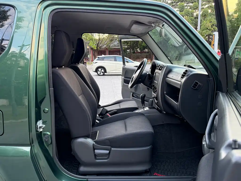 Suzuki Jimny — миниатюра 12