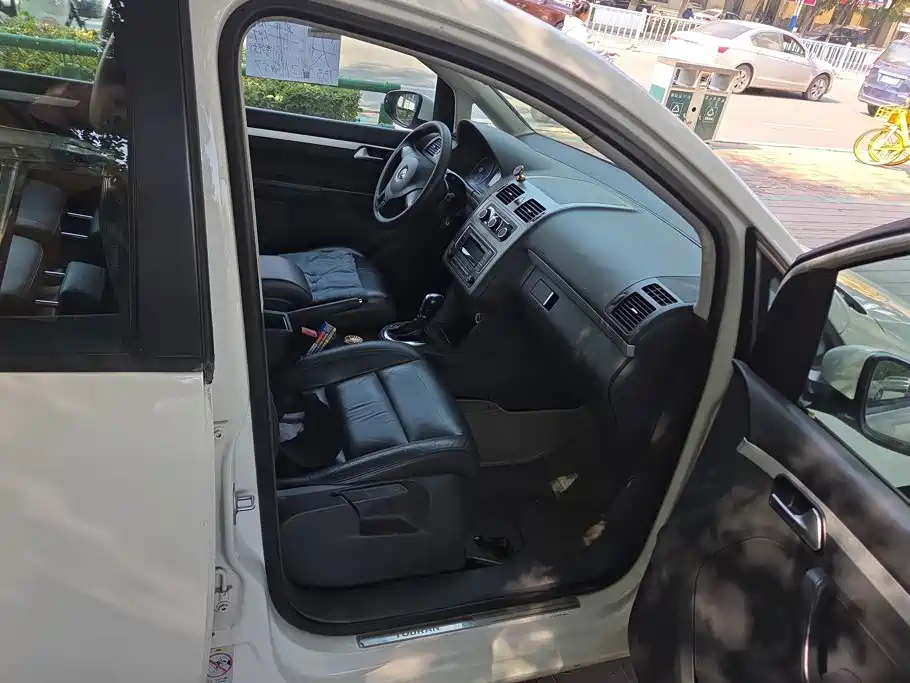 Volkswagen Touran — миниатюра 8