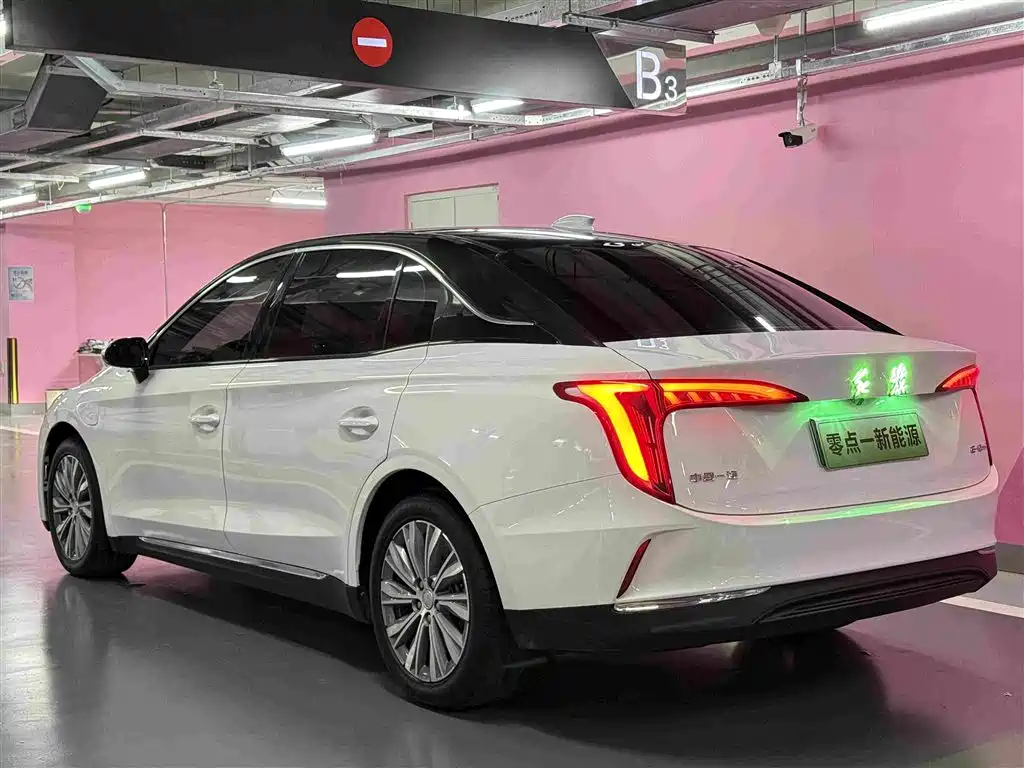 Hongqi Hongqi E-QM5 — миниатюра 4