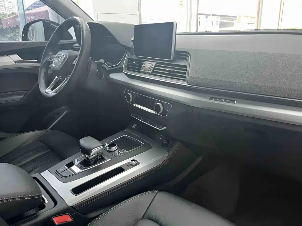 Audi Q5L — миниатюра 8