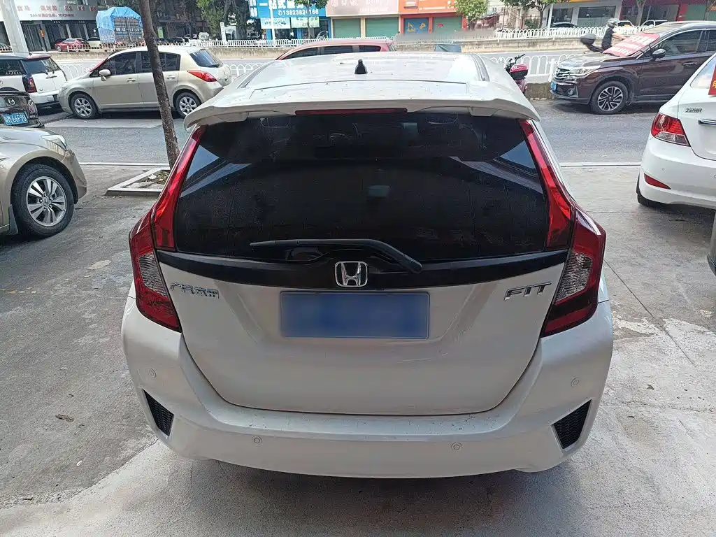 Honda Fit — миниатюра 6