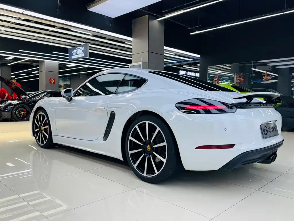 Porsche 718 2016 Cayman 2.0T