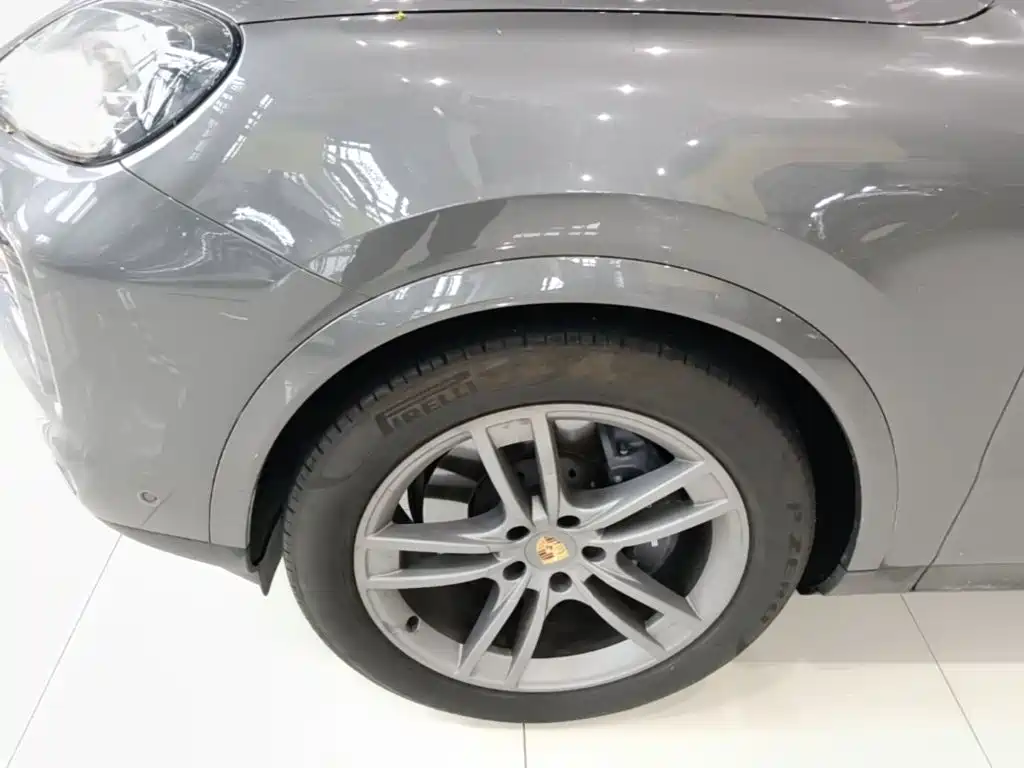 Porsche Cayenne — миниатюра 23