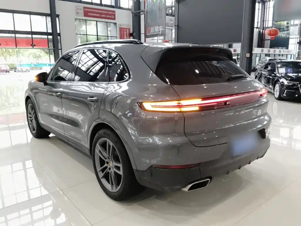 Porsche Cayenne — миниатюра 5