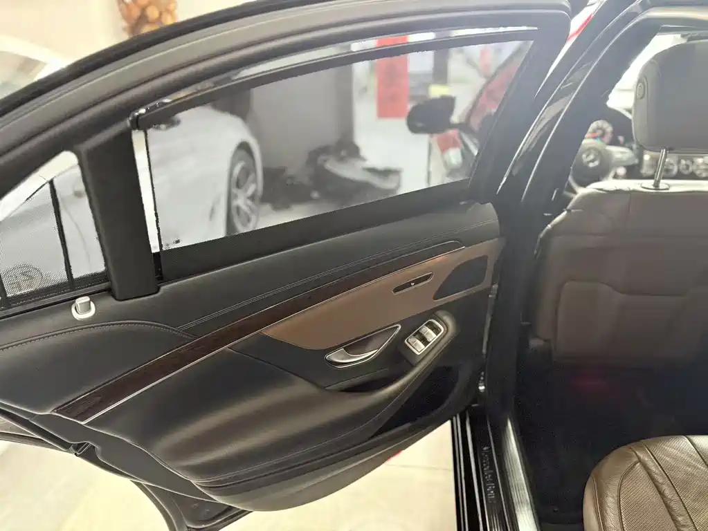 Mercedes-Benz S-Class — миниатюра 11
