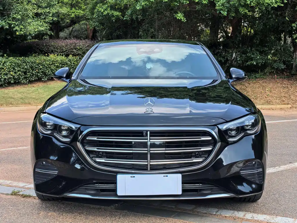 Mercedes-Benz E-Class — миниатюра 2